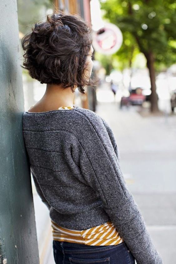 Top Short Hairstyles for Thick Hair: Embrace Your Volume with These Chic Looks!