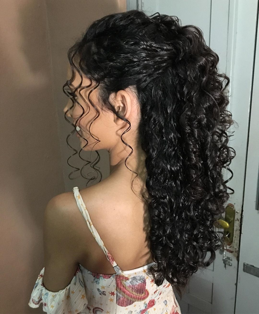 hairstyle curly hair