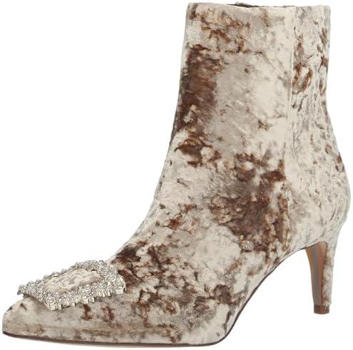 Discover Stylish Women's Boots for Every Occasion Online!