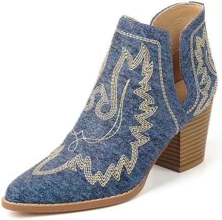 Stylish Women's Boots: Comfort Meets Trendy Design Online!