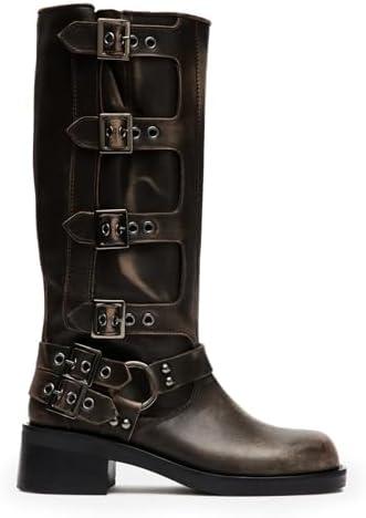 Explore Stylish Women's Boots: Comfort Meets Chic Design