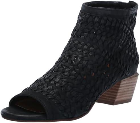 Stylish Women’s Boots: Comfort Meets Chic Elegance