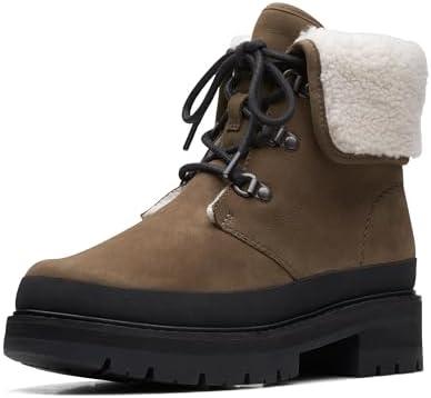 Discover women's footwear from stylish snow boots to chic ankle boots!