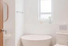 25 Clever Tips and Ideas to Maximize Your Small Bathroom Space