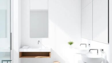 25 Stunning Minimalist Bathrooms Featuring Frameless Mirrors for Timeless Elegance