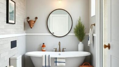 24 Nautical Stripe Ideas to Transform Your Coastal Bathroom into a Seaside Oasis